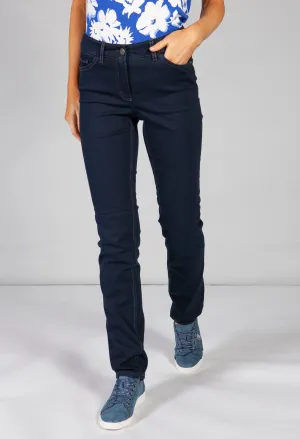 basic jeans in dark blue