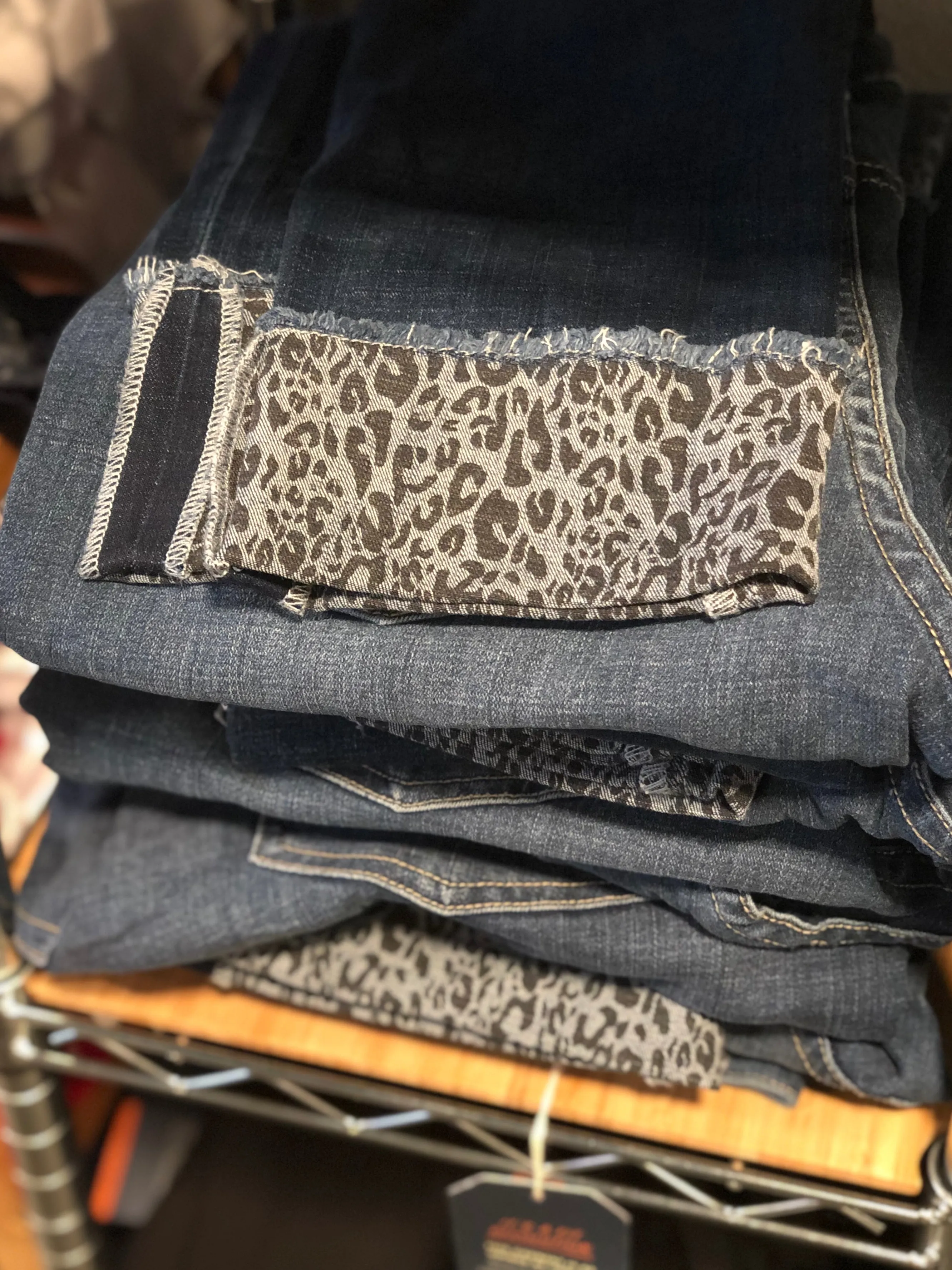 CARTER GIRLFRIEND with Leopard Cuff