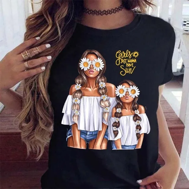 Cartoon Family Happy Time Mama T-Shirt – Women Short Sleeve Graphic Print Tee, Mom Mother Design, Black Casual Top
