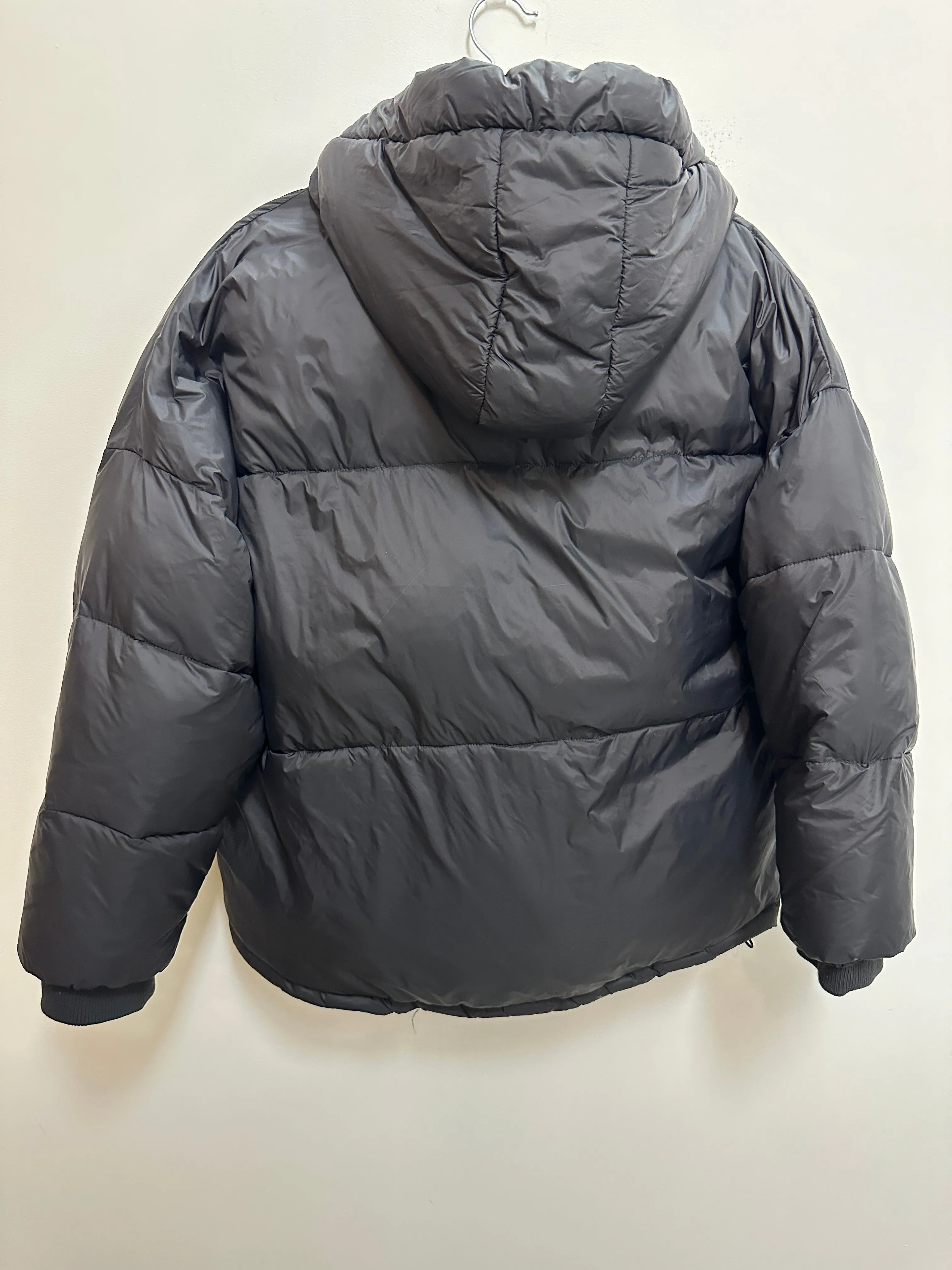 D-Luxe Hooded Puffer Jacket in Black