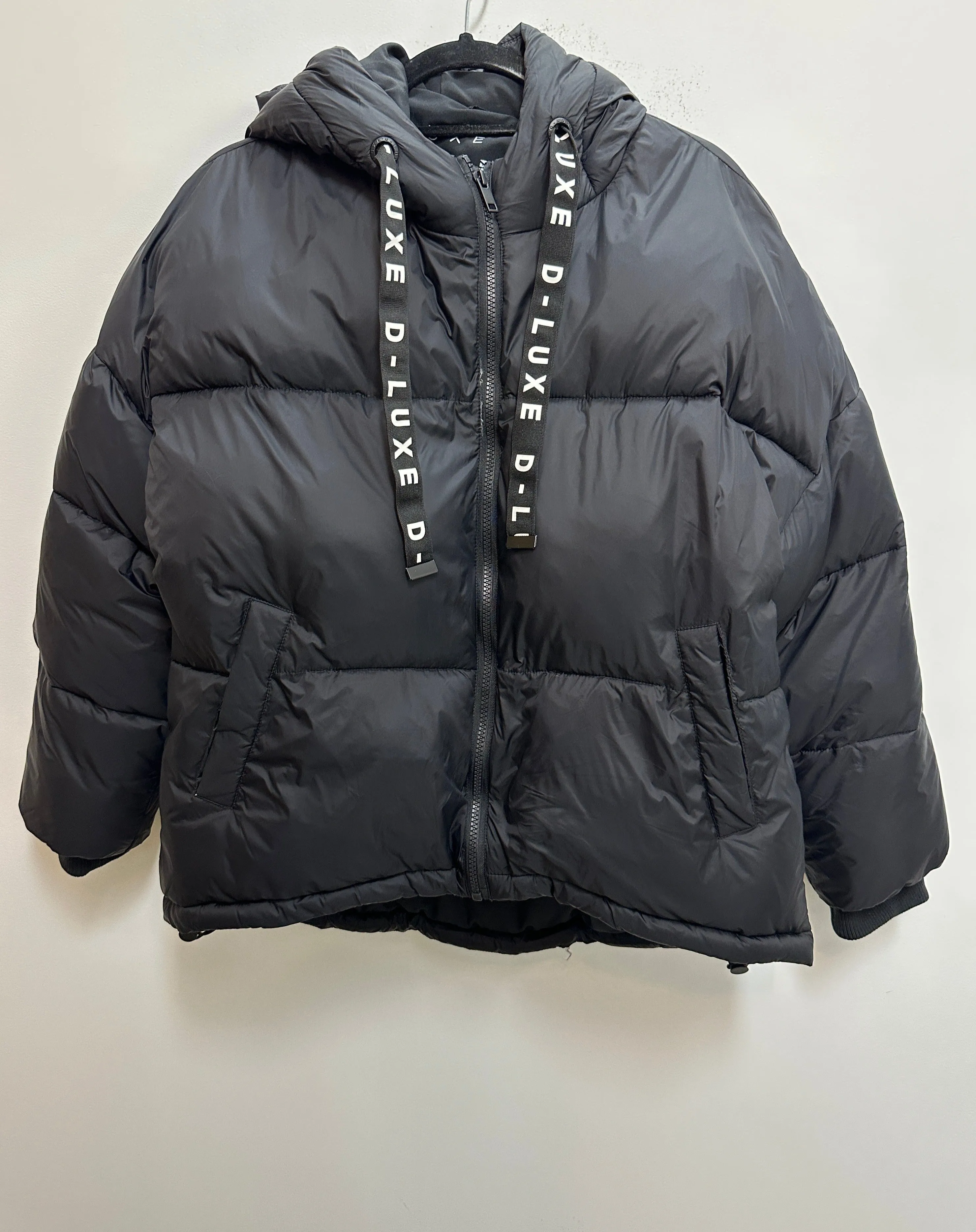 D-Luxe Hooded Puffer Jacket in Black
