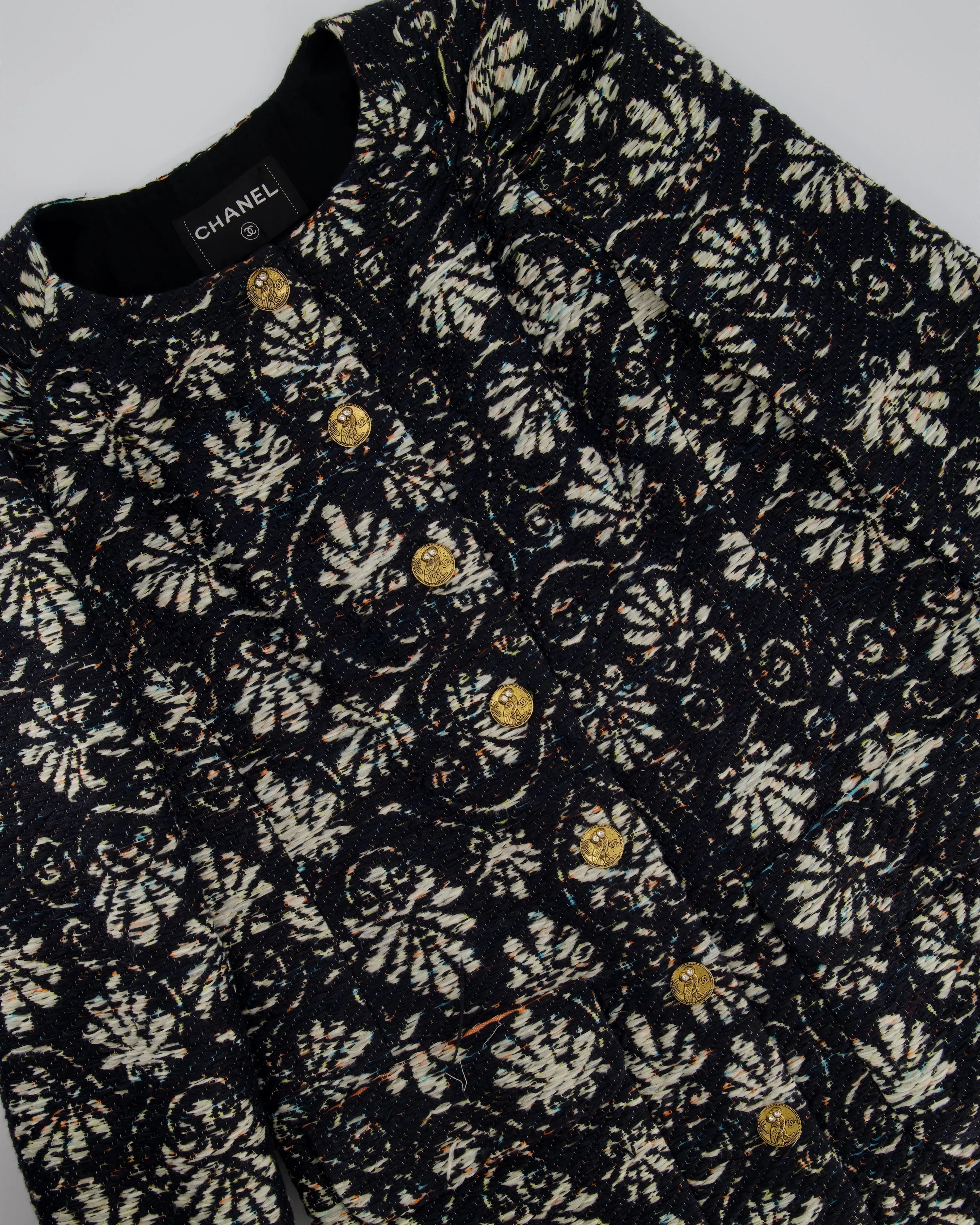 *hot*trendy Inspired  Chanel 18c Navy Tweed Jacket With White Floral Embroideries And Crystal Bronze Buttons Fr 42 (uk 14) Rrp £4800