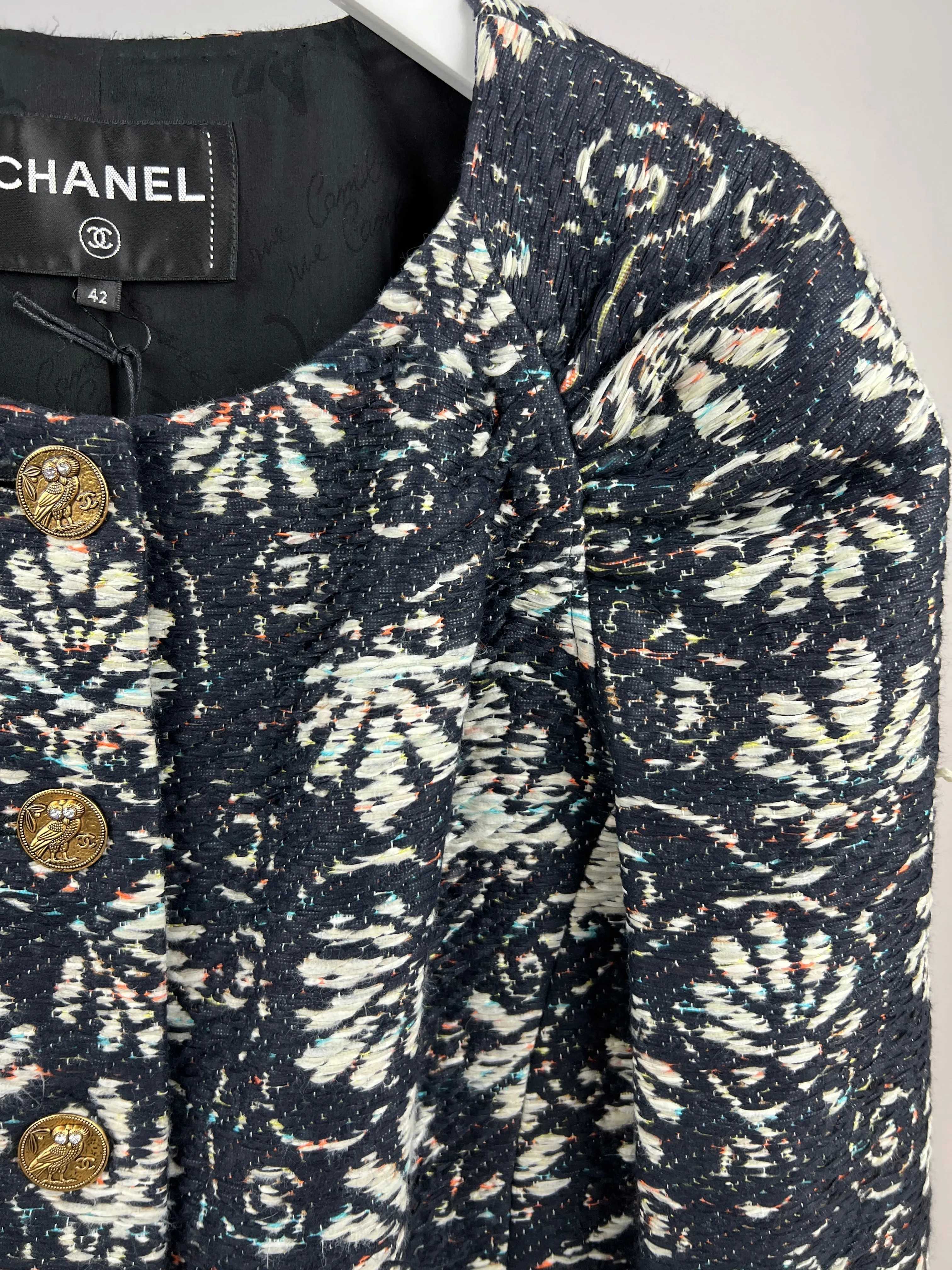 *hot*trendy Inspired  Chanel 18c Navy Tweed Jacket With White Floral Embroideries And Crystal Bronze Buttons Fr 42 (uk 14) Rrp £4800