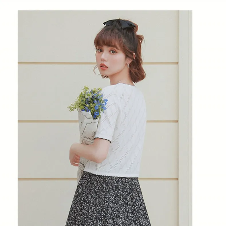 Lightweight Short-sleeved V-neck Sweater Shirt