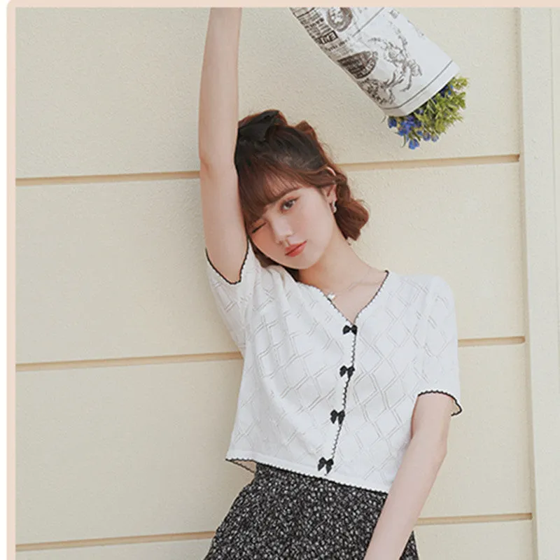 Lightweight Short-sleeved V-neck Sweater Shirt