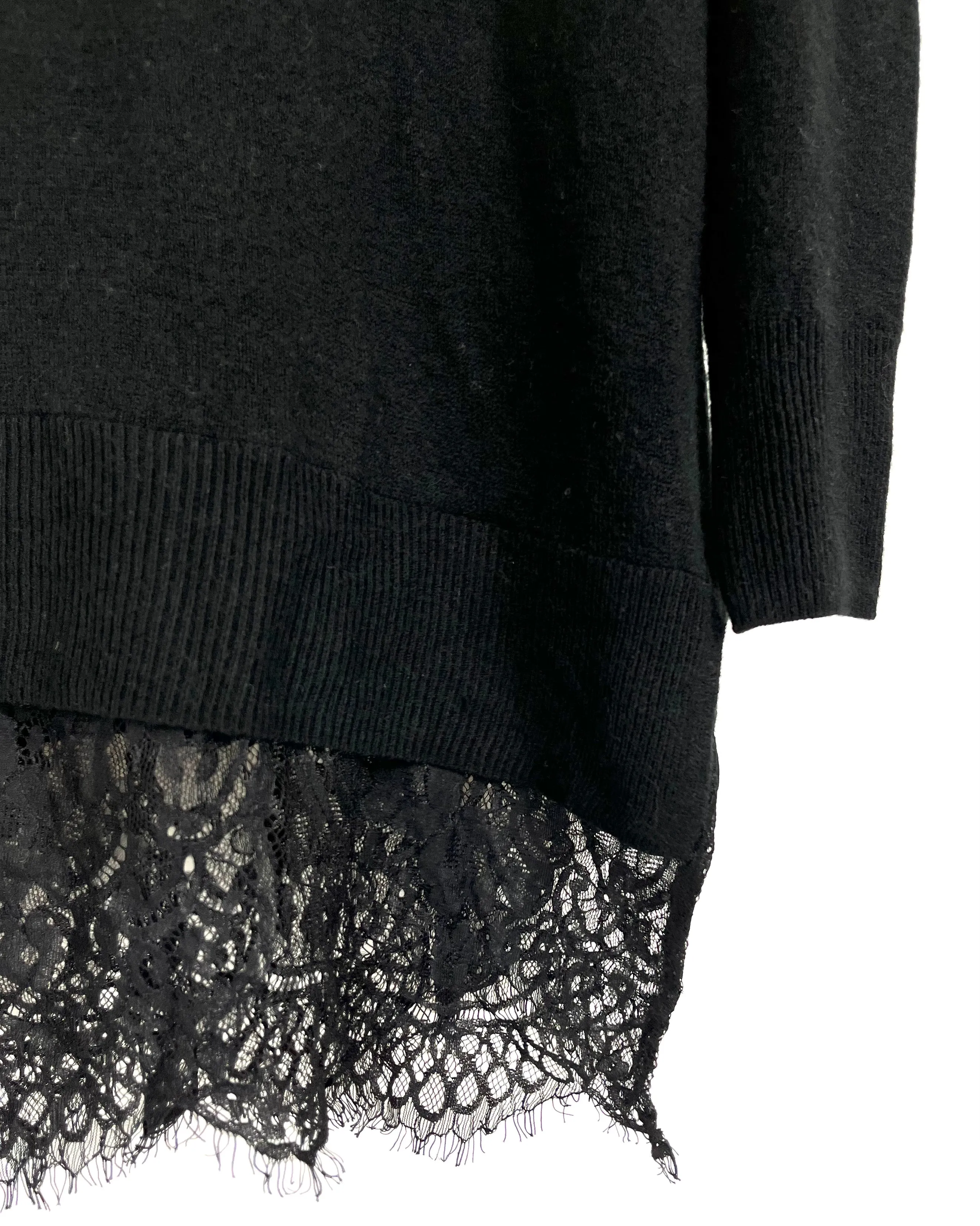 Lightweight V-Neck Sweater - Small