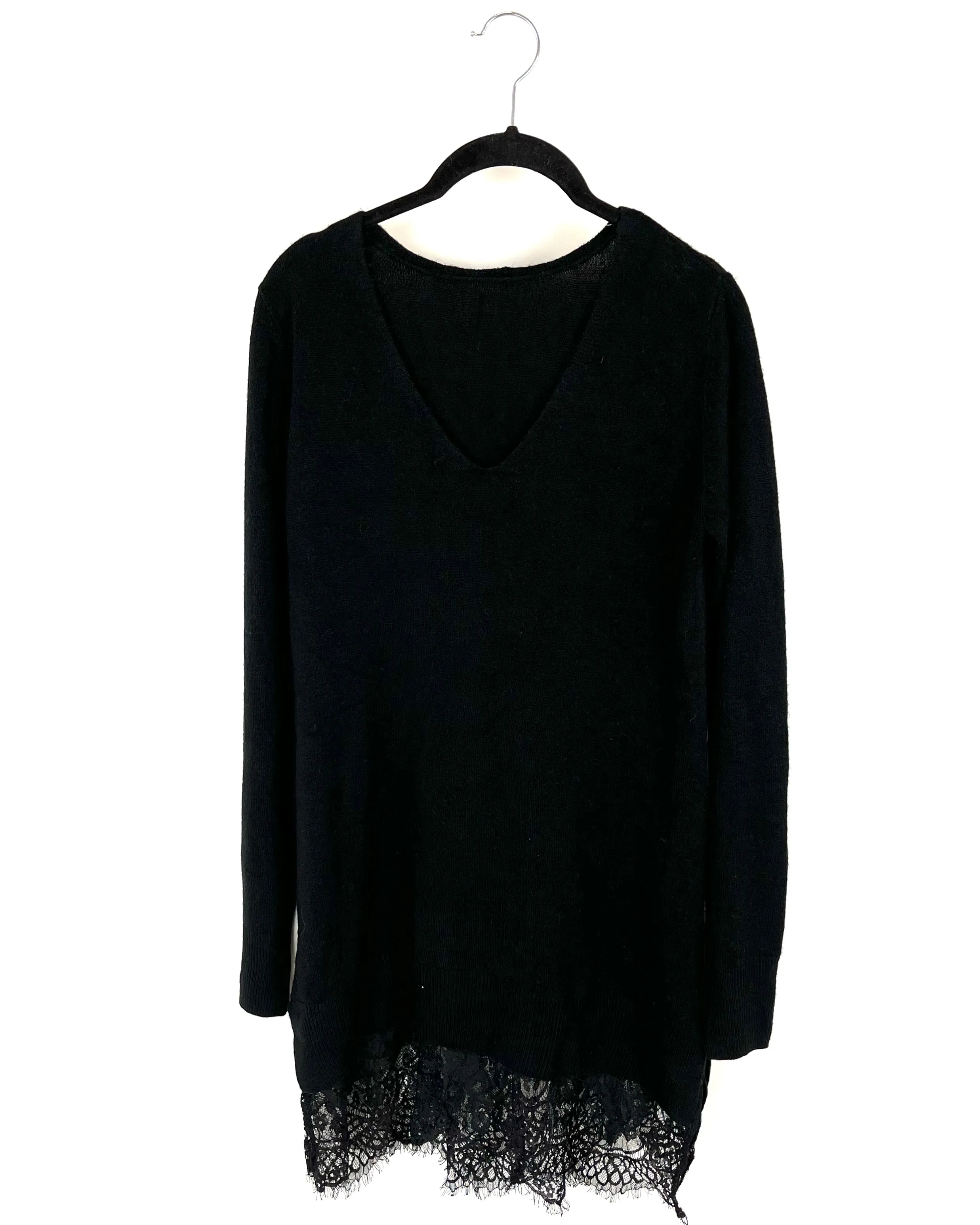 Lightweight V-Neck Sweater - Small