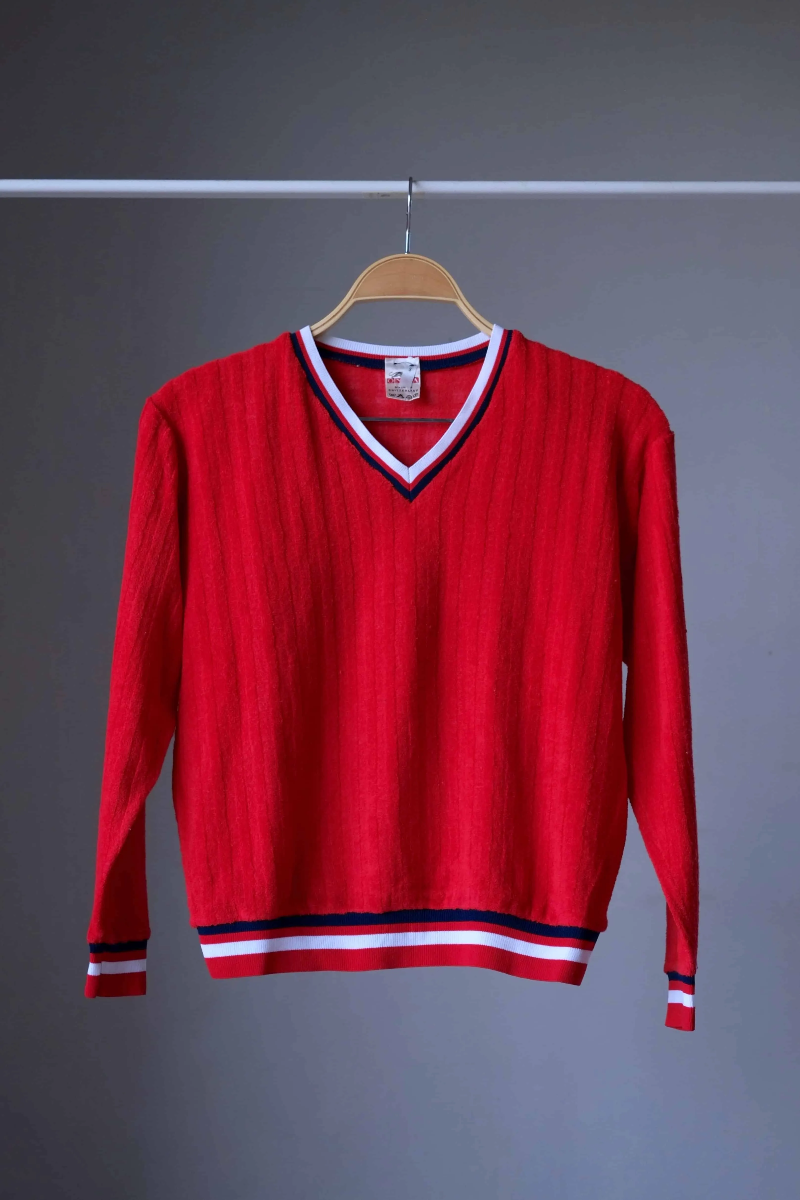 ONZA Vintage 70s Red V-Neck Sweater - Retro Striped Neckline