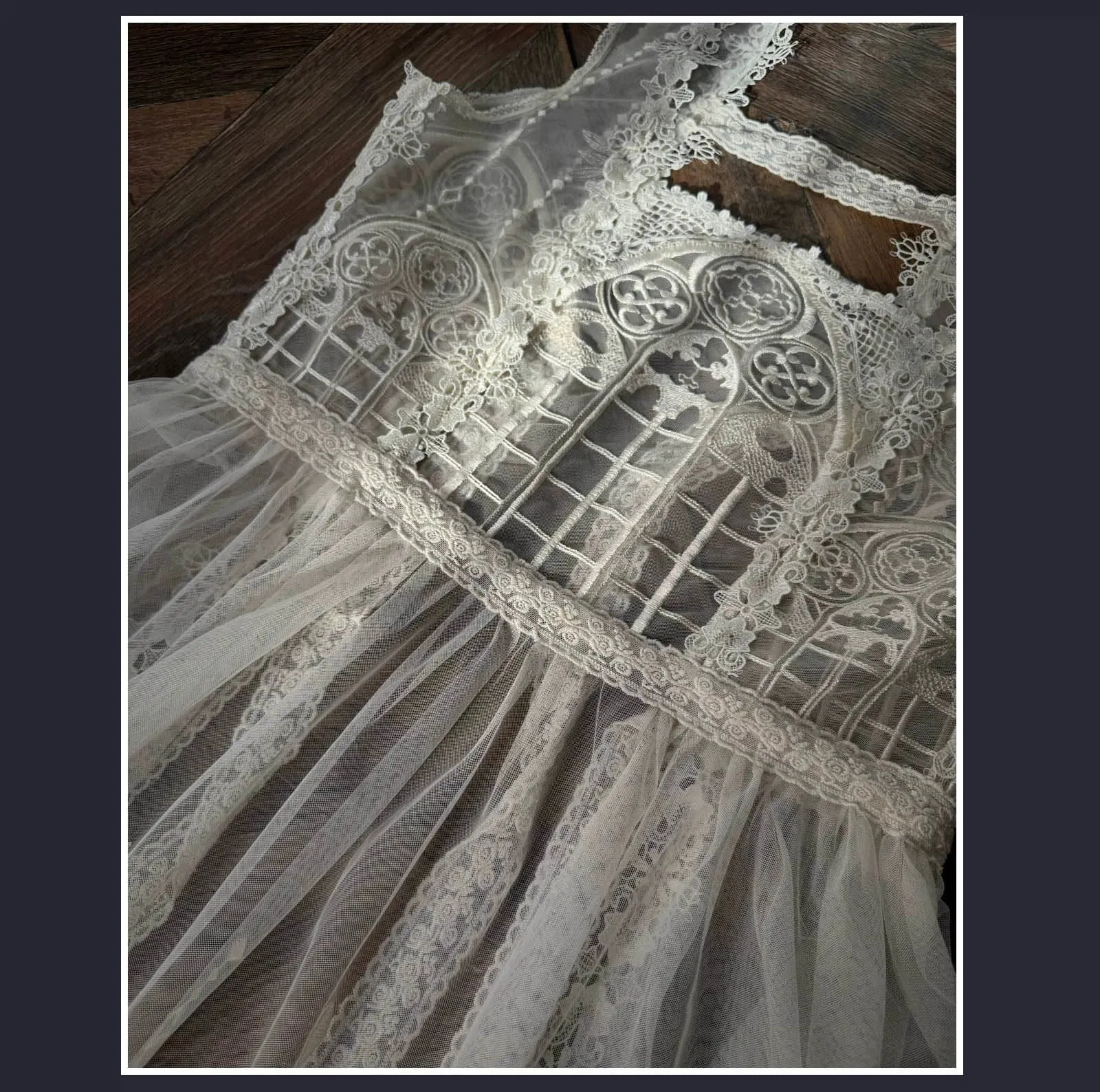 SUSIN~Night Traveler~Classic and Elegant Gothic Dress with Colorful Window Prints