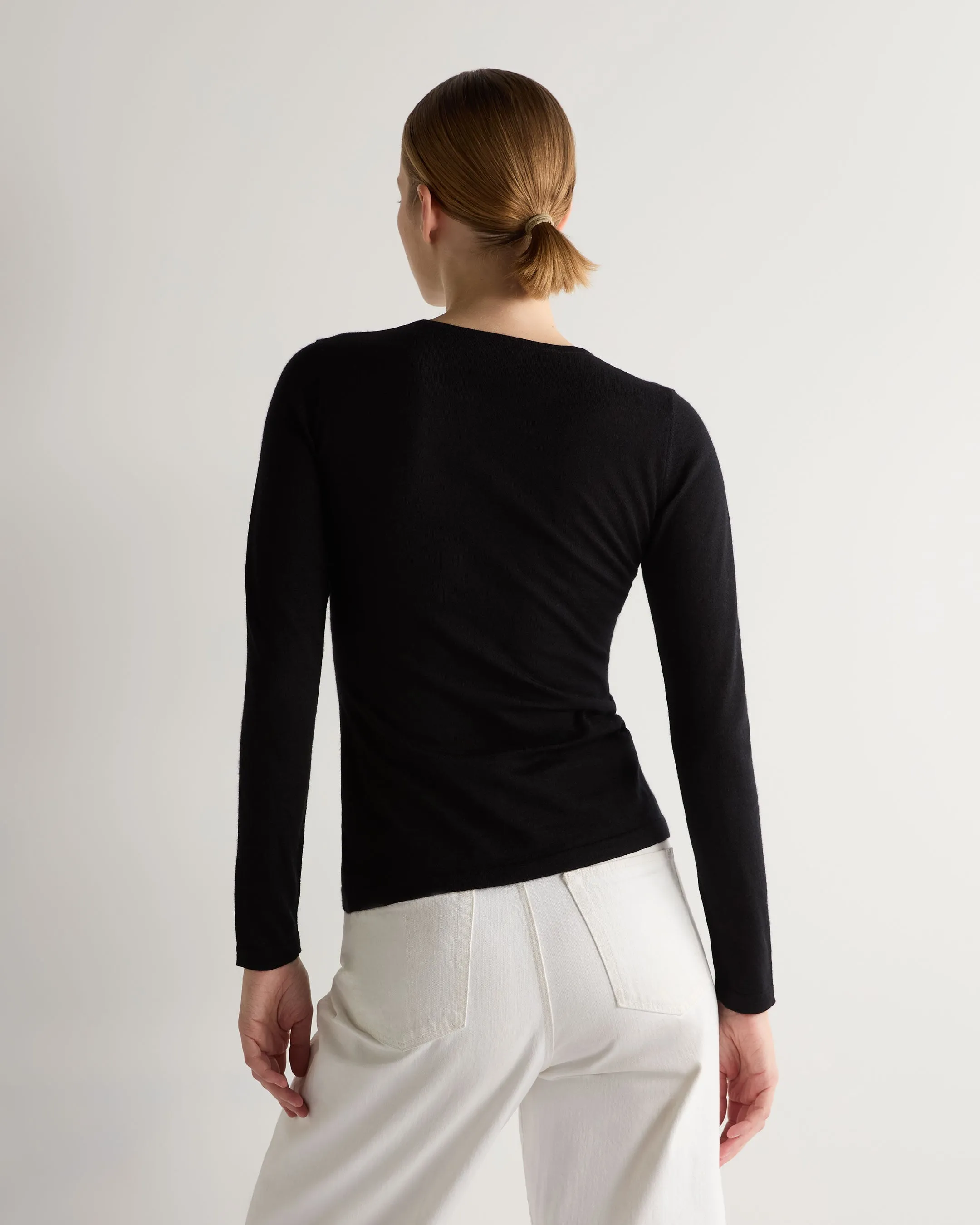 Women's Eden Superfine Cashmere Round Neck Top Black
