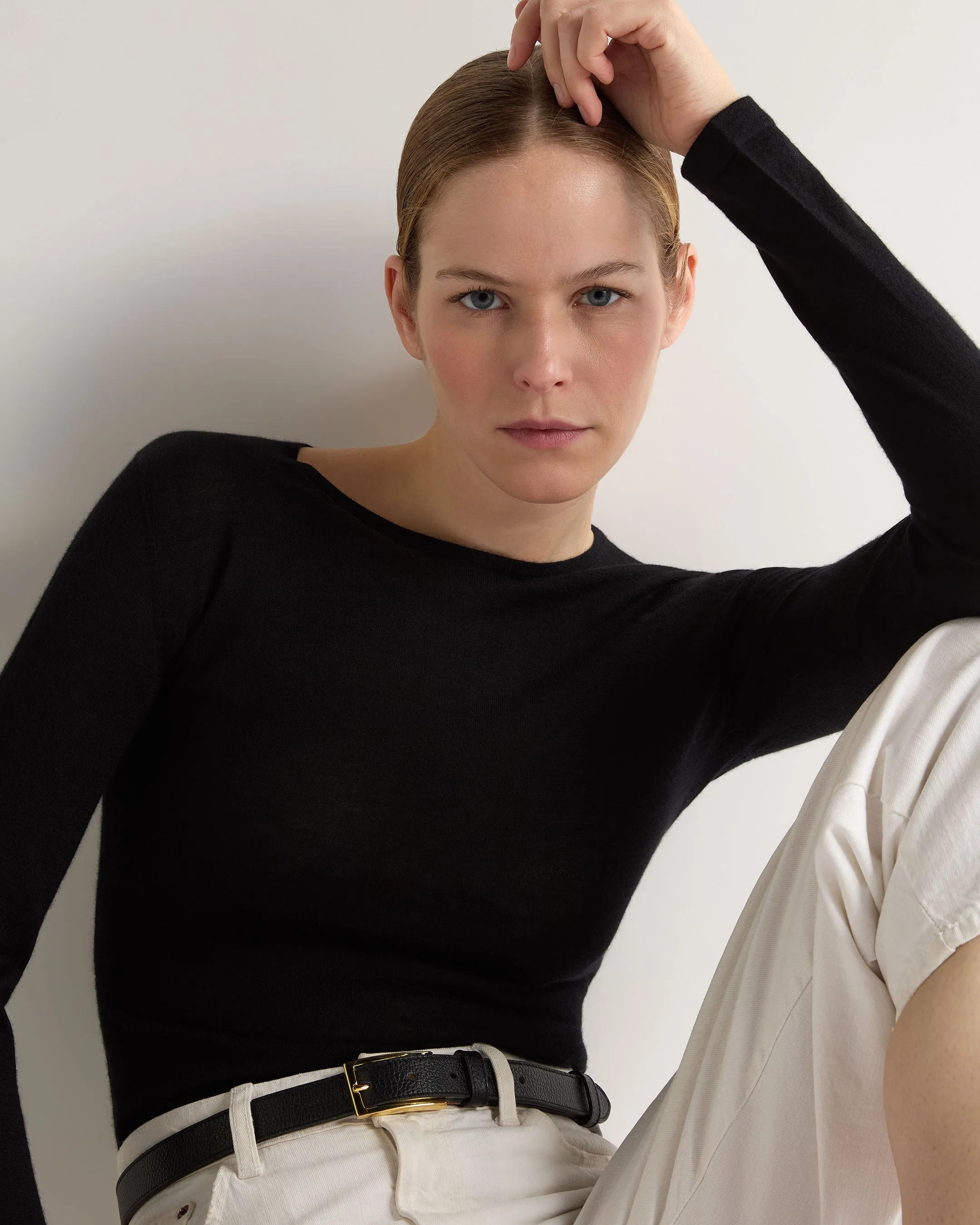 Women's Eden Superfine Cashmere Round Neck Top Black